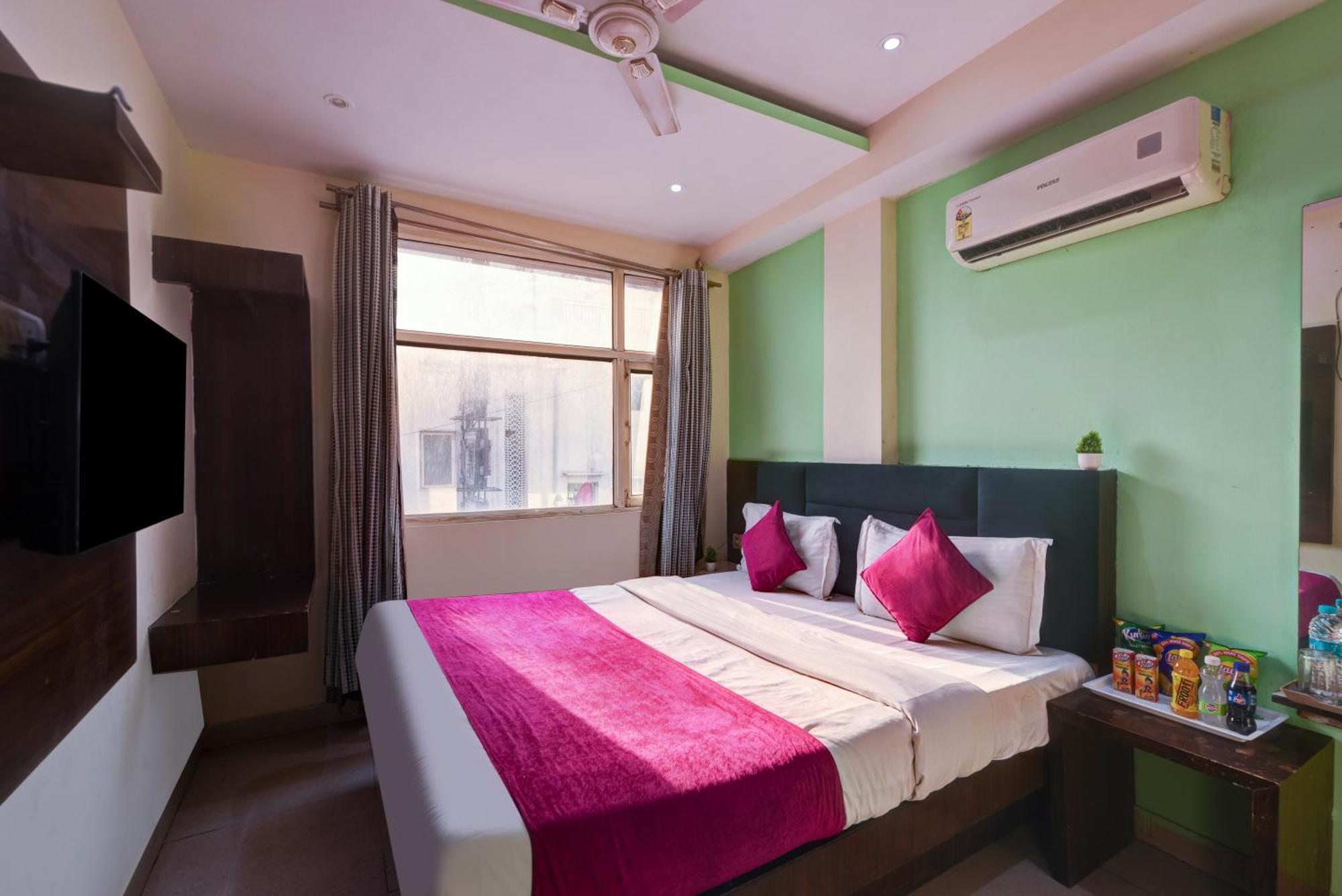 Hotel Snow White - Paharganj New Delhi