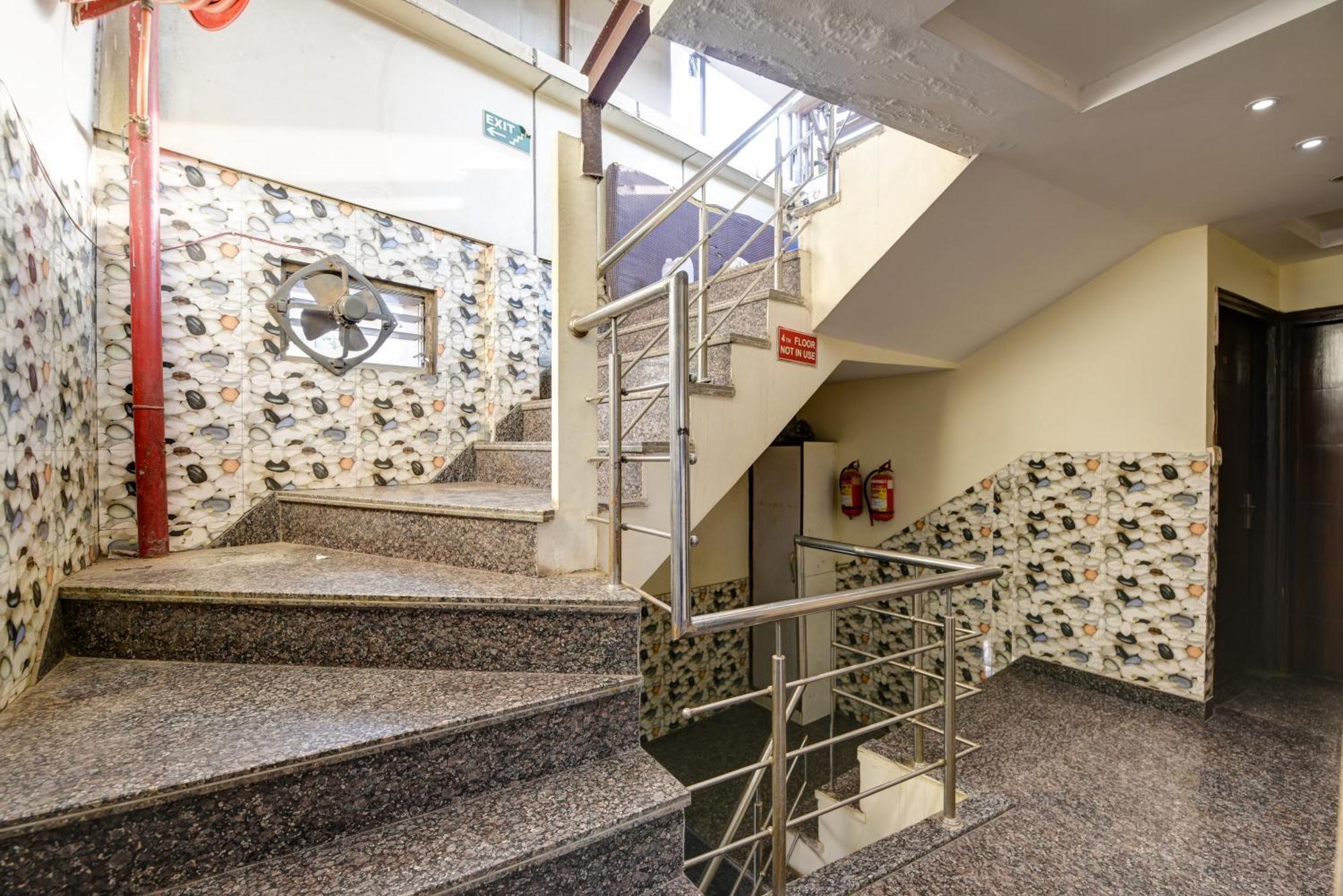 Hotel Snow White - Paharganj New Delhi